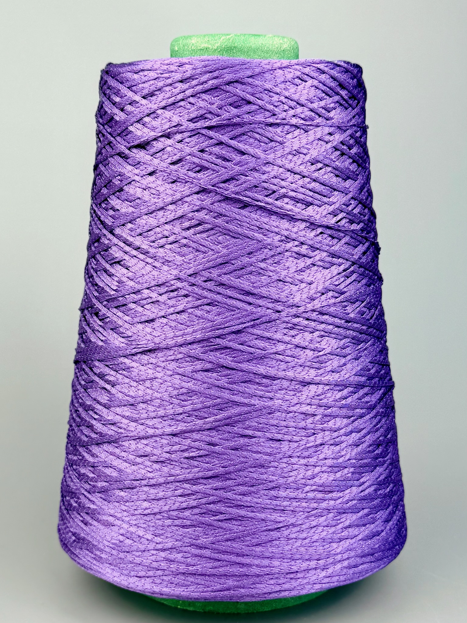 Art. Perla – 100 % Seidengarn 390 m / 100 g col. Intensives Lavendel foto 2